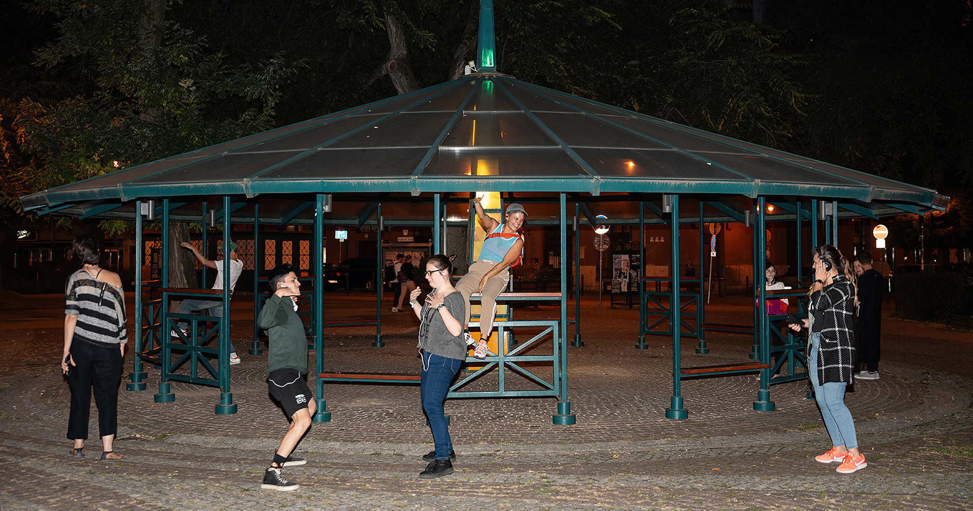 Borsos Luca, Bartha Márk: Mozgásban a környék | Dance the District