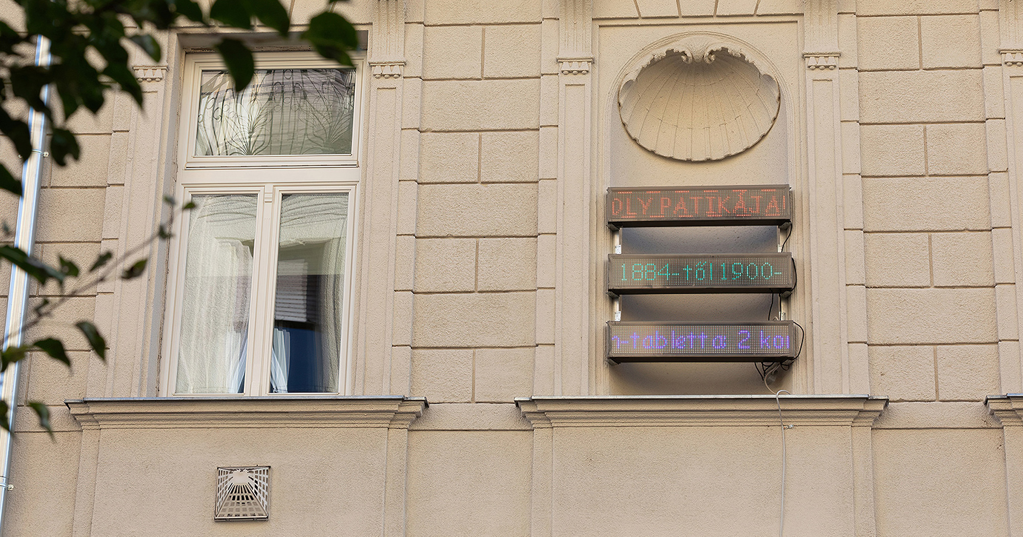 Antal Balázs: Fülke | Niche